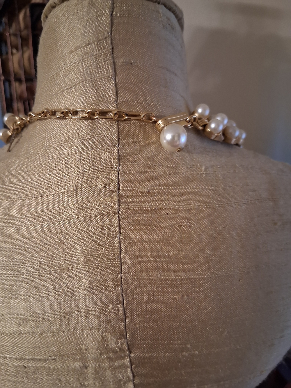 Gold Tone Tifari SignedPearl Charm Necklace - Elegant Pearl Drop Chain